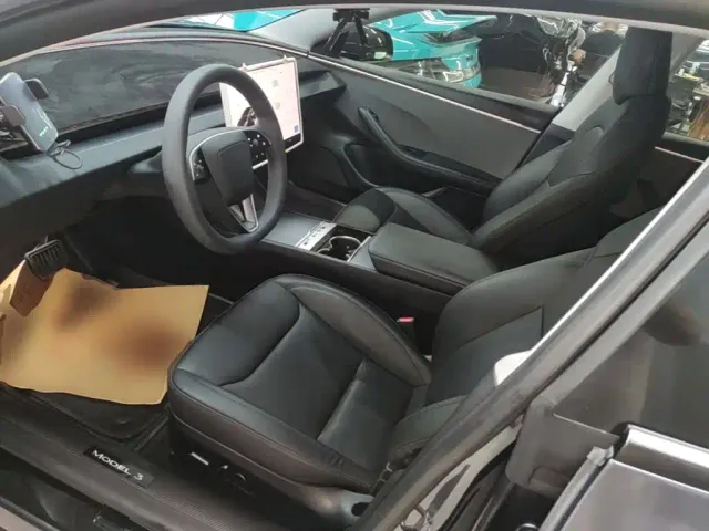 Tesla Model 3 — Фото автомобиля 14