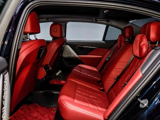 BMW 5 Series — Фото автомобиля 10
