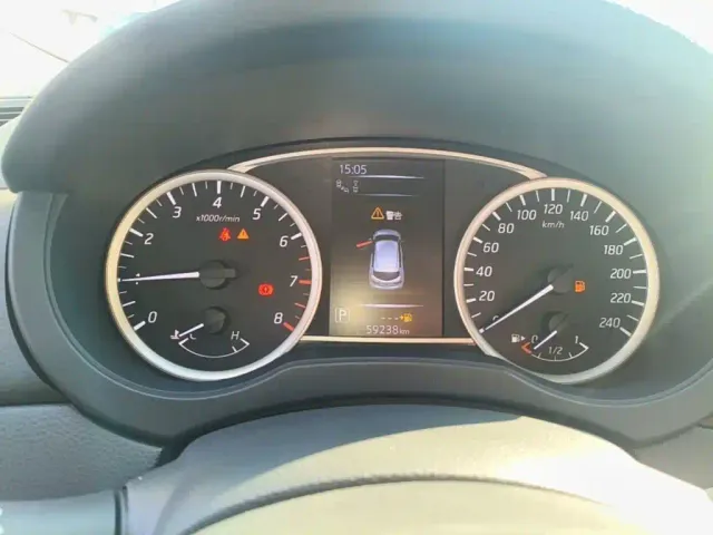 Nissan Tiida — Фото автомобиля 11