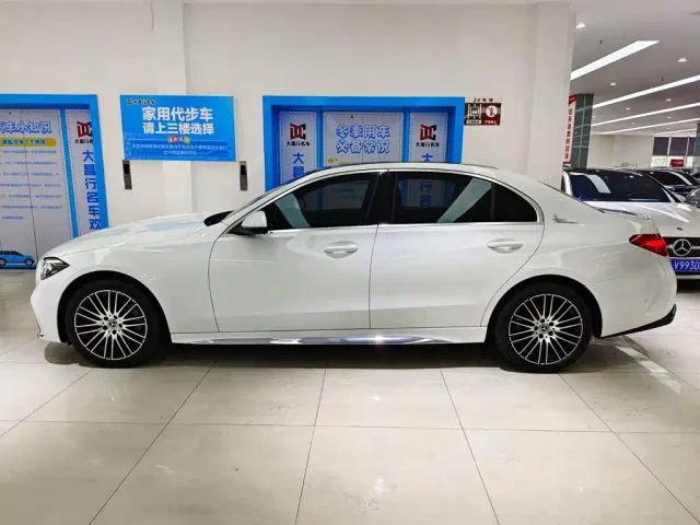 Mercedes-Benz C-Class — Фото автомобиля 3