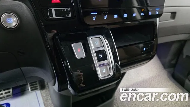 Hyundai Staria Staria 4WD Lounge 9 мест — Фото автомобиля 9