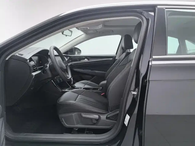 Volkswagen Passat — Фото автомобиля 10