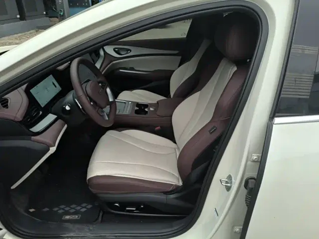 BYD Seal 07 DM-i — Фото автомобиля 14
