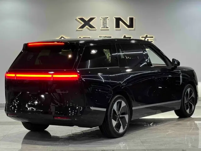 Xpeng GX — Фото автомобиля 6