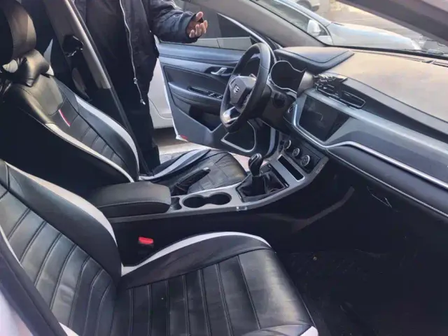Geely Emgrand — Фото автомобиля 8