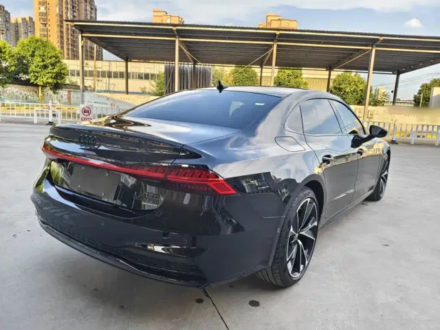 Audi A7L — Фото автомобиля 9