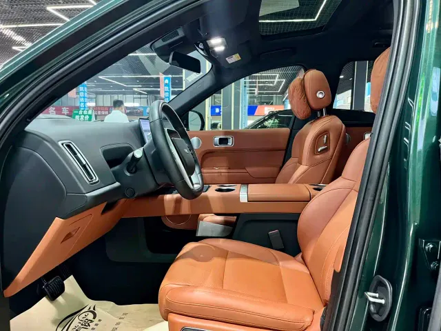 Li Auto L9 — Фото автомобиля 10