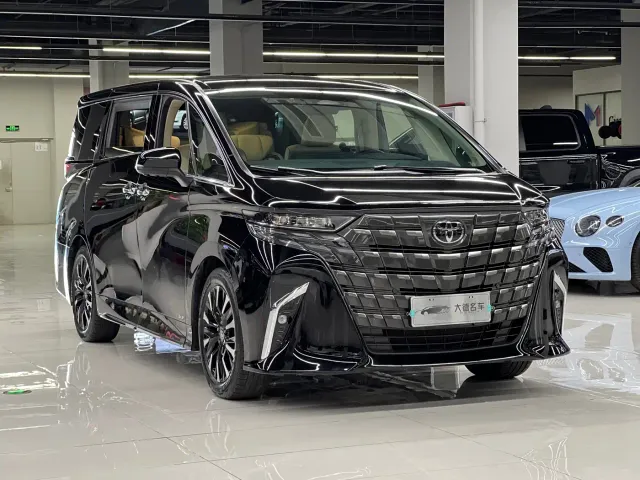 Toyota Alphard — Фото автомобиля 3