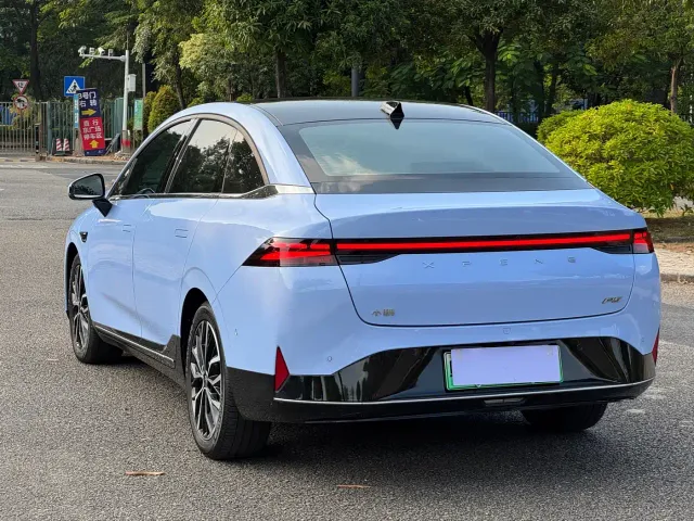 Xpeng P5 — Фото автомобиля 5