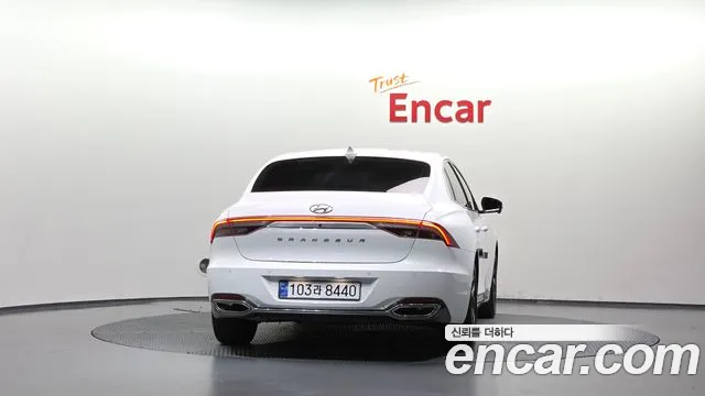 Hyundai Grandeur (New) Hybrid — Фото автомобиля 4