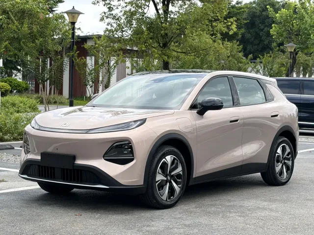 Фотография автомобиля — Changan Qiyuan Q05