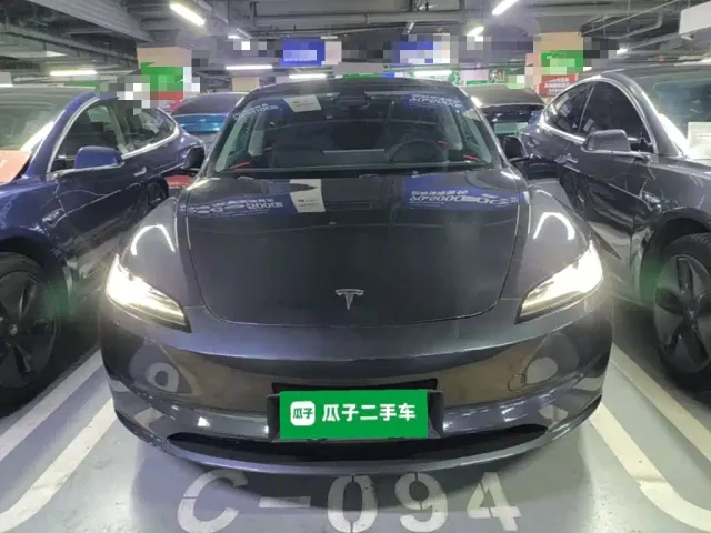 Tesla Model 3 — Фото автомобиля 2