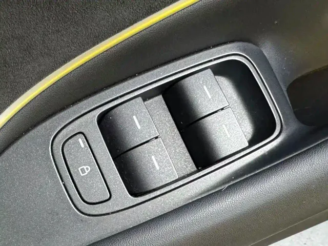 Xiaomi SU7 Ultra — Фото автомобиля 15