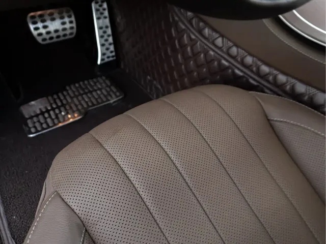 Mercedes-Benz E-Class — Фото автомобиля 18