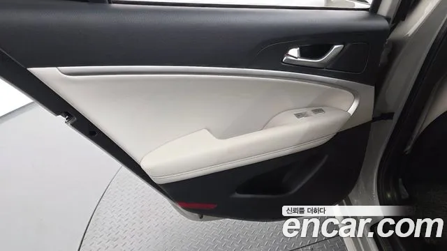 Genesis G70 — Фото автомобиля 24