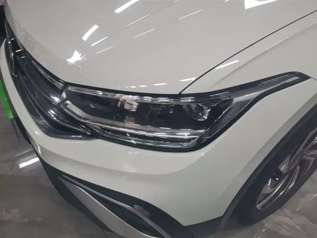 Volkswagen Tiguan L — Фото автомобиля 18