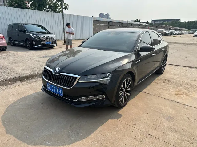 Фотография автомобиля — Skoda Superb