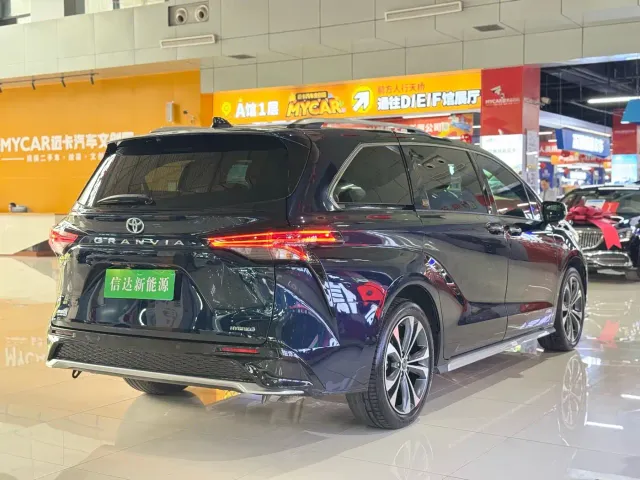 Toyota Granvia — Фото автомобиля 8
