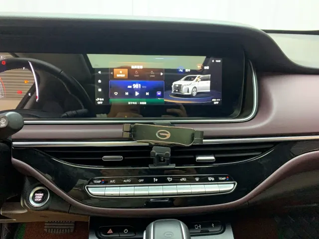GAC Trumpchi M6 — Фото автомобиля 16