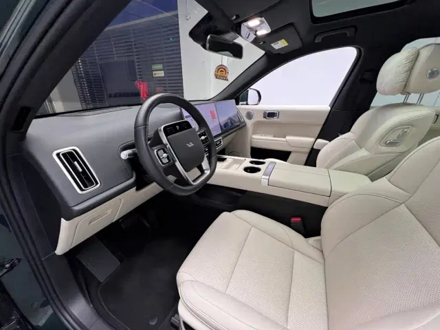 Li Auto L7 — Фото автомобиля 3