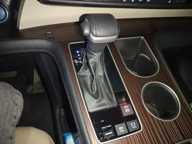 Toyota Granvia — Фото автомобиля 10
