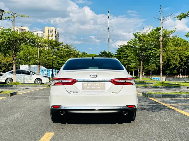 Toyota Camry — Фото автомобиля 17