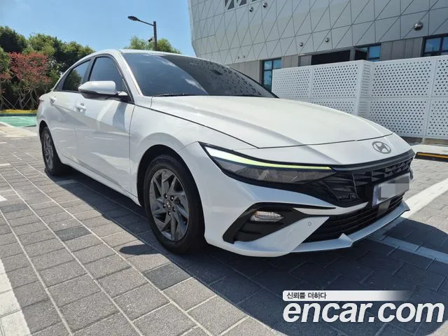 Hyundai Avante CN7 — Фото автомобиля 3