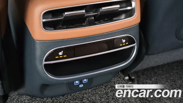 Genesis GV70 — Фото автомобиля 30