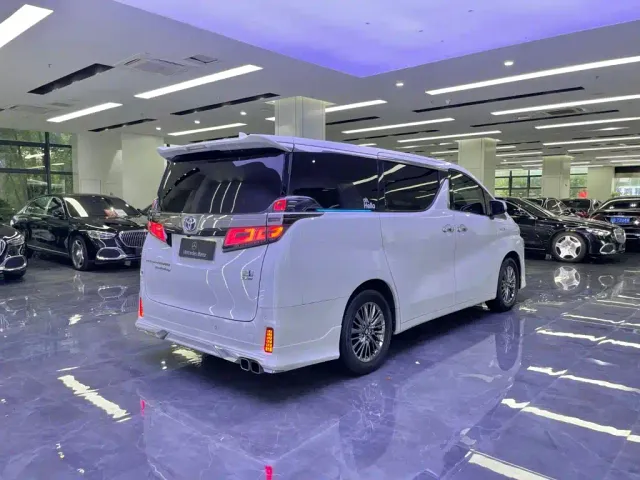 Toyota Vellfire — Фото автомобиля 6