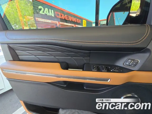 Ford Expedition — Фото автомобиля 18