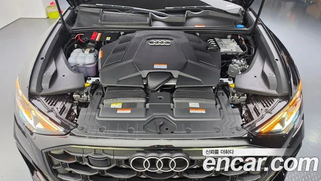 Audi Q8 55 TFSI quattro Premium — Фото автомобиля 6