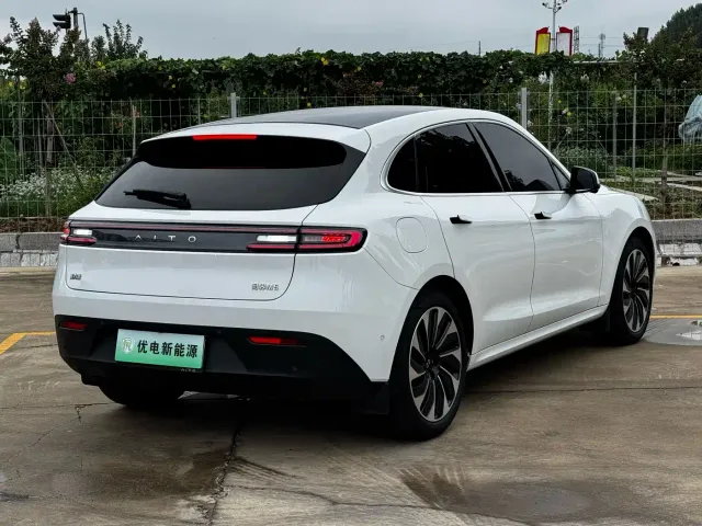 Aito M5 — Фото автомобиля 9