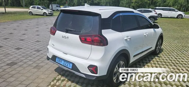 Kia Niro — Фото автомобиля 6