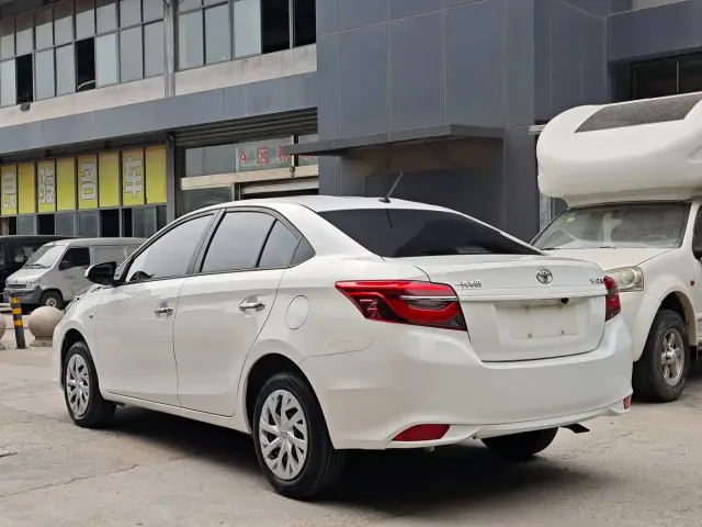 Toyota Vios 2022 1.5L 20th Anniversary Edition — Фото автомобиля 6