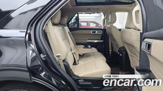 Ford Explorer Generation 6 — Фото автомобиля 11