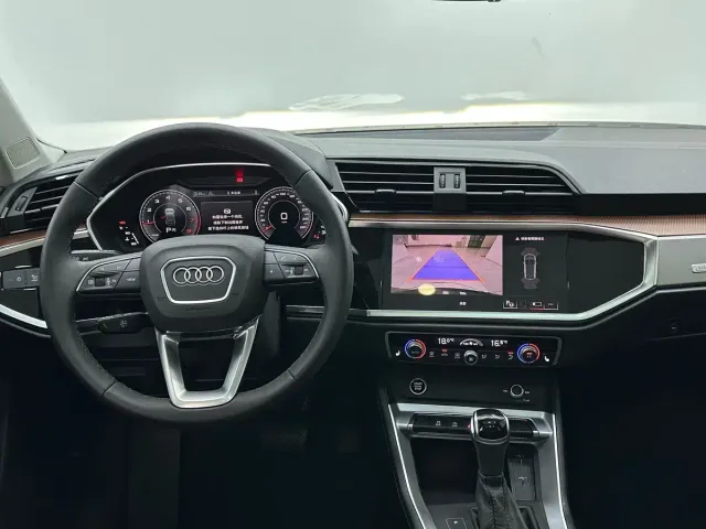 Audi Q3 — Фото автомобиля 10