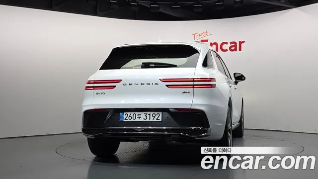 Genesis GV70 — Фото автомобиля 4