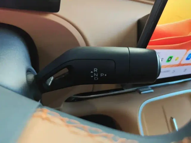 Geely Galaxy Starship 7 EM-i — Фото автомобиля 13