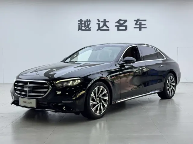 Фотография автомобиля — Mercedes-Benz E-Class