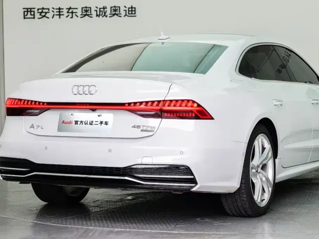 Audi A7L — Фото автомобиля 23