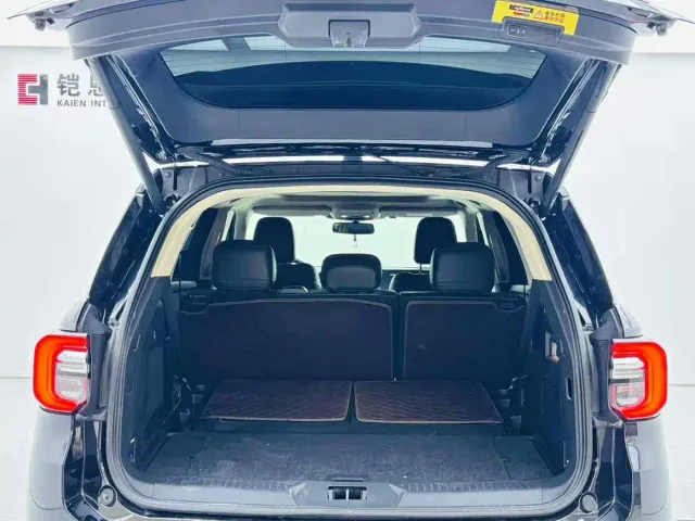 Ford Explorer — Фото автомобиля 19