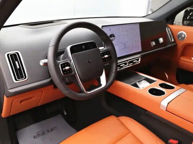 Li Auto L7 — Фото автомобиля 13