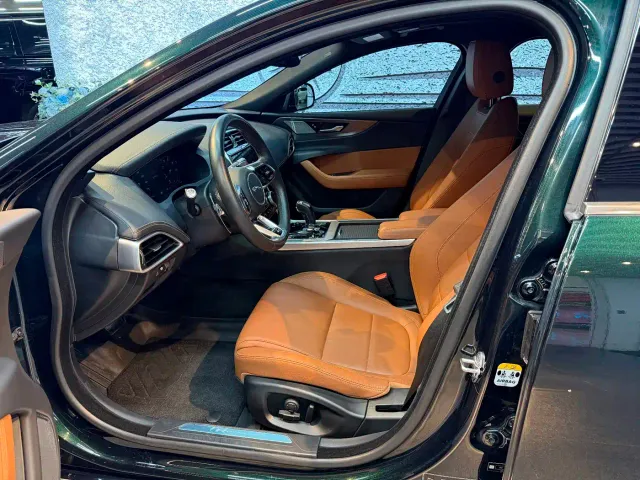 Jaguar XEL — Фото автомобиля 7