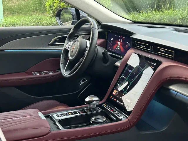 Hongqi H5 — Фото автомобиля 7