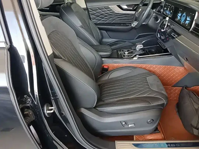 Hongqi HS5 — Фото автомобиля 24