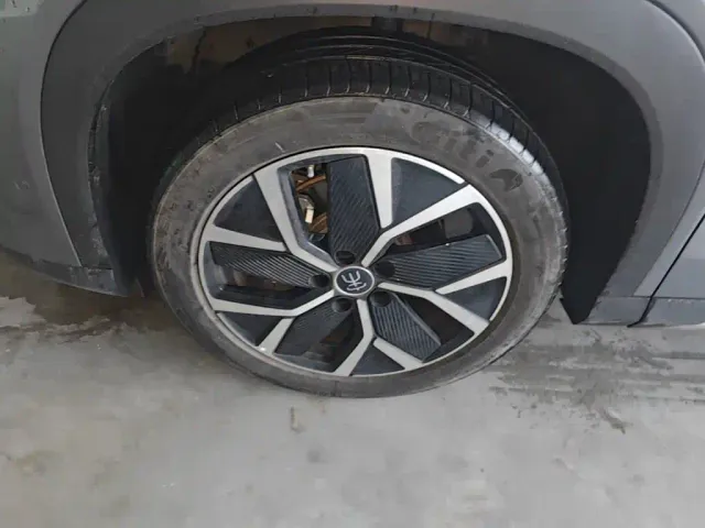 BYD Song L DM-i 2025 Smart Drive 160km Premium — Фото автомобиля 22