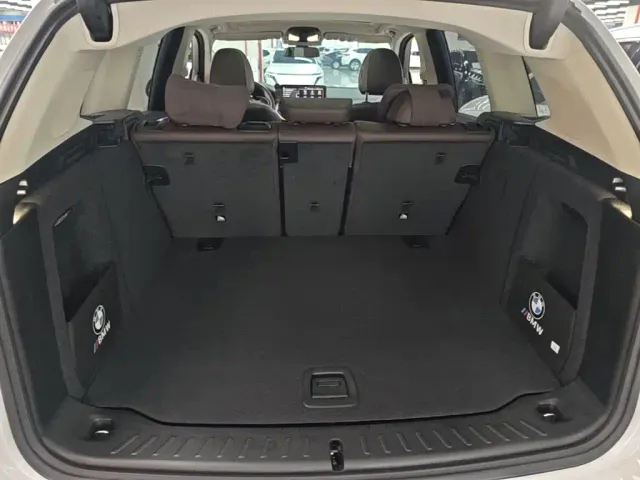 BMW iX3 — Фото автомобиля 18