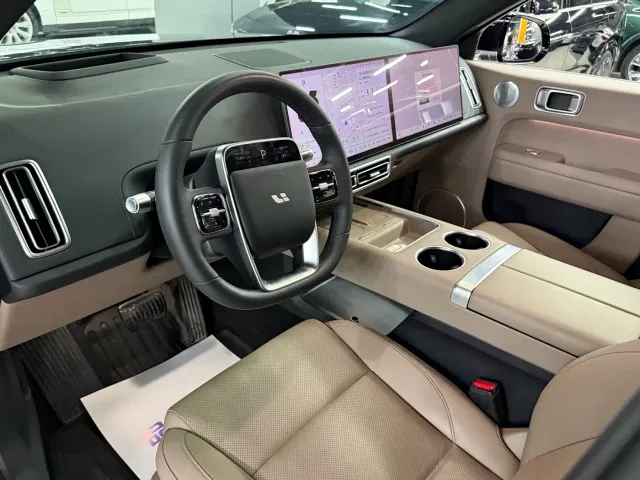 Li Auto L6 — Фото автомобиля 6