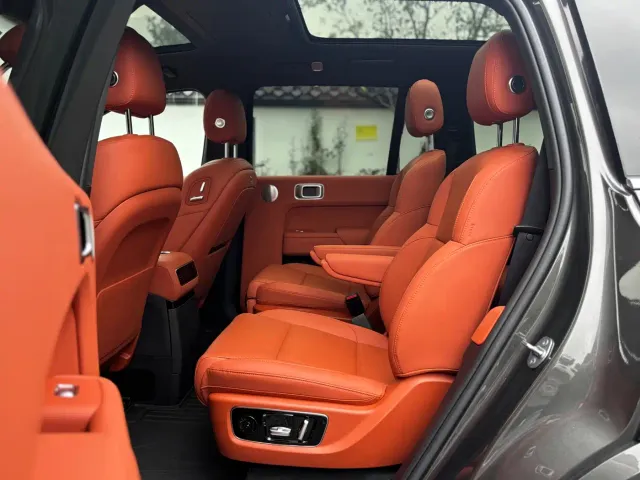 Li Auto L9 — Фото автомобиля 12