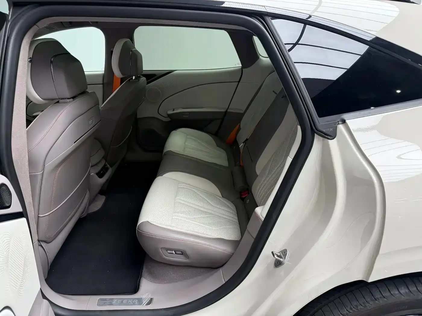 ZEEKR Zeekr 007GT 2025 AWD Smart Drive 75kWh — Фото автомобиля 19